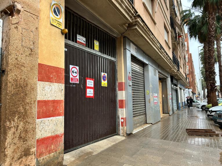 Lee más sobre el artículo Catarroja finaliza el trabajo de emergencia en los garajes después de la DANA